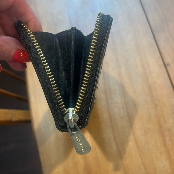 Like new Michael kors zip around wallet - Picture 7 of 9